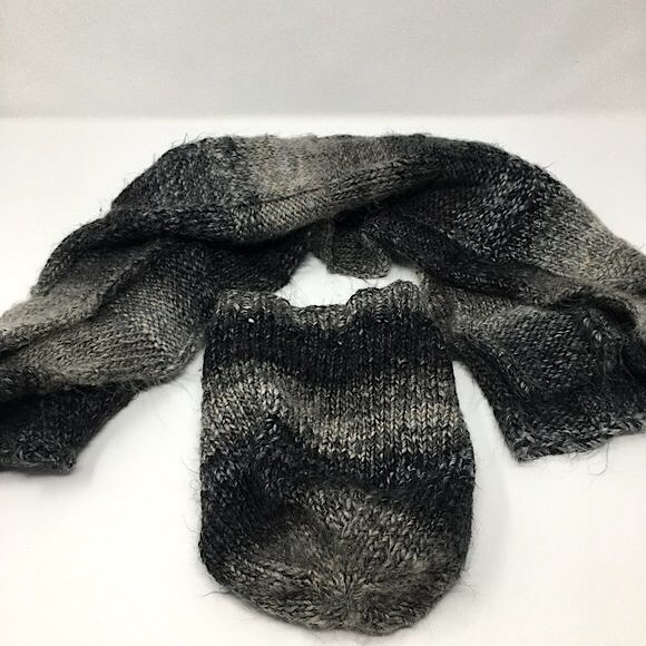 Handknitted Black Grey Ombre Unisex Hat Beanie and Scarf Set - Picture 2 of 16